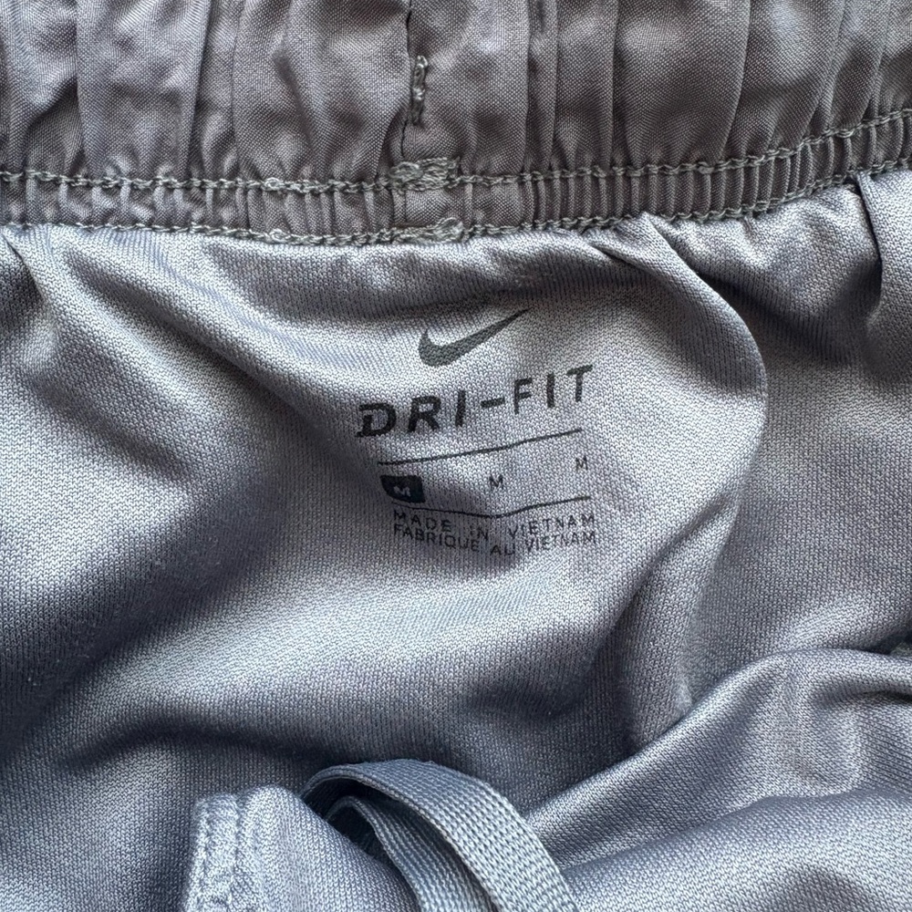 Nike Dri-Fit Women’s Shorts Bundle Size M - Picture 4 of 10